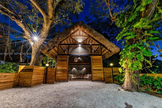 1000 NW 9th Ct, Miami, FL 33136