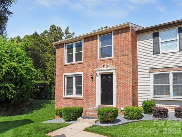9416 Lexington Circle, Charlotte, NC 28213