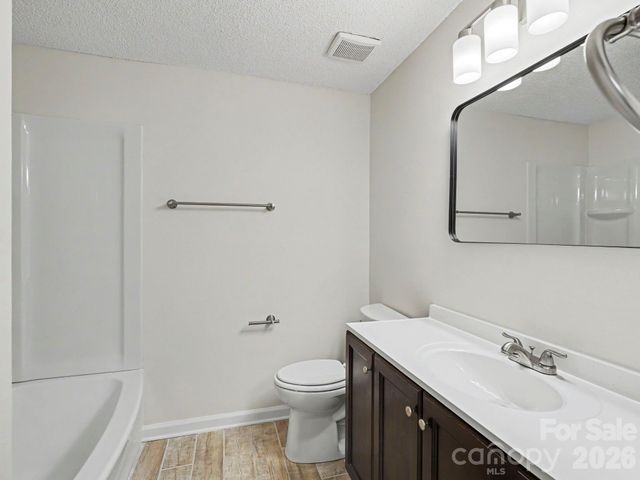 9416 Lexington Circle, Charlotte, NC 28213