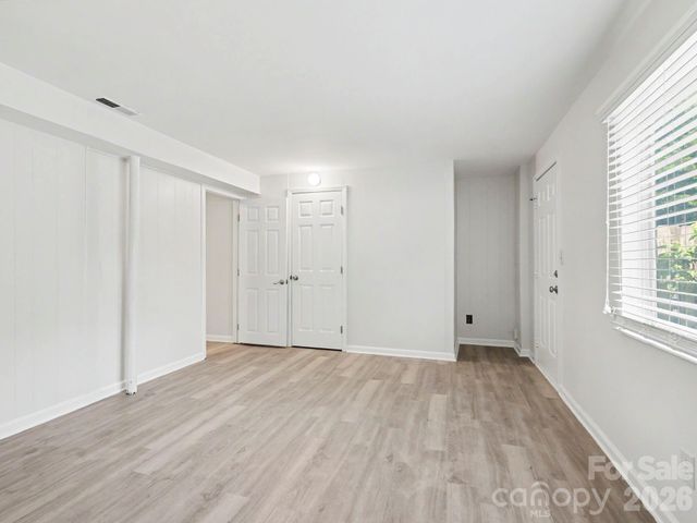 9416 Lexington Circle, Charlotte, NC 28213