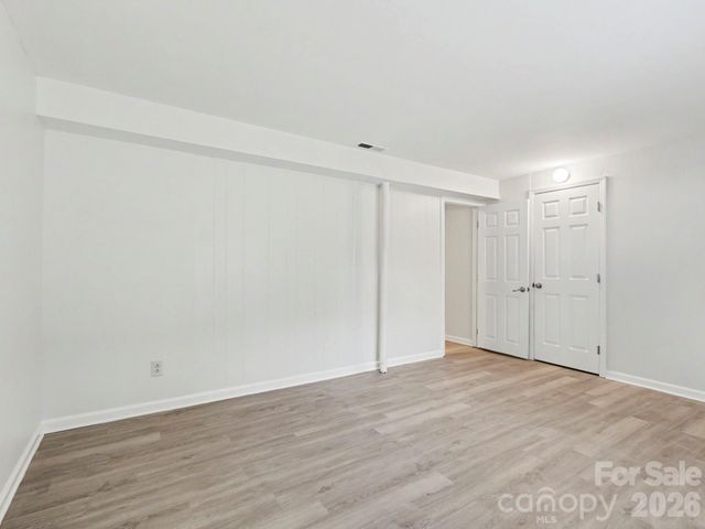 9416 Lexington Circle, Charlotte, NC 28213