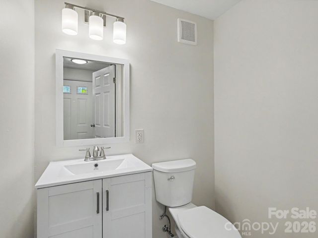 9416 Lexington Circle, Charlotte, NC 28213