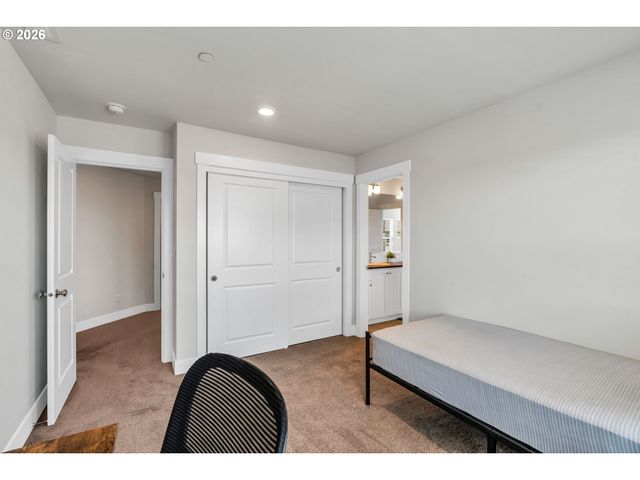 14342 Sw 165TH Ave, Portland, OR 97224