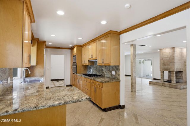 5919 Rolling Road, Woodland Hills, CA 91367