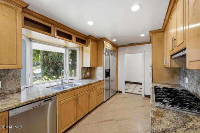 5919 Rolling Road, Woodland Hills, CA 91367