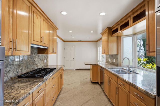 5919 Rolling Road, Woodland Hills, CA 91367