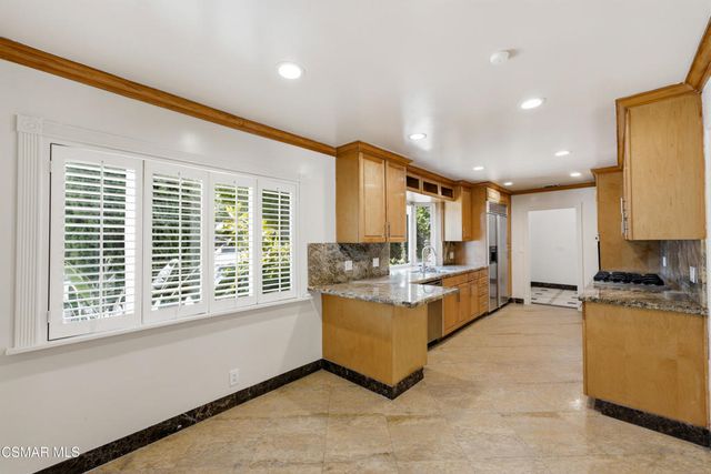 5919 Rolling Road, Woodland Hills, CA 91367