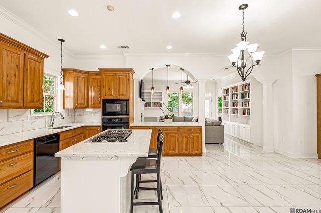 2216 Estates Rd, Baton Rouge, LA 70808