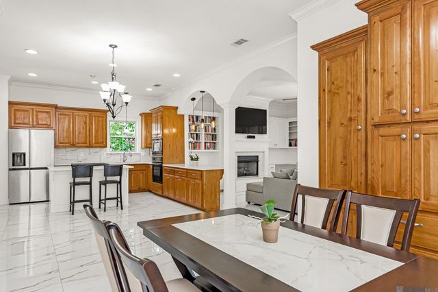2216 Estates Rd, Baton Rouge, LA 70808