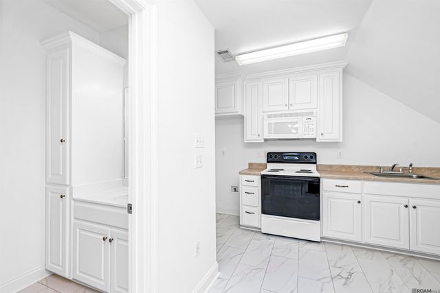 2216 Estates Rd, Baton Rouge, LA 70808