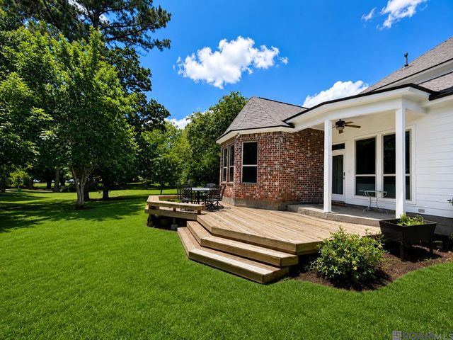 2216 Estates Rd, Baton Rouge, LA 70808