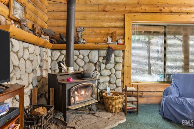 8717 Old State Road, Wofford Heights, CA 93285