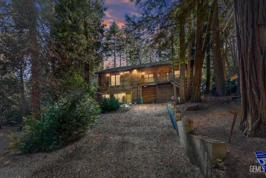 8717 Old State Road, Wofford Heights, CA 93285