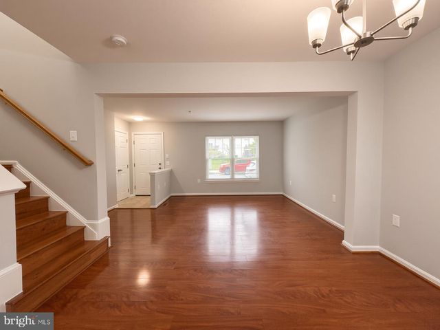 326 CAPE DR SE, Washington, DC 20019