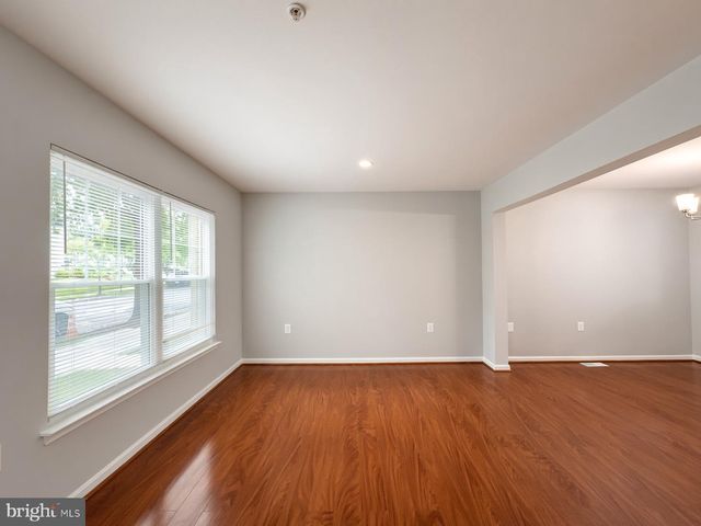 326 CAPE DR SE, Washington, DC 20019
