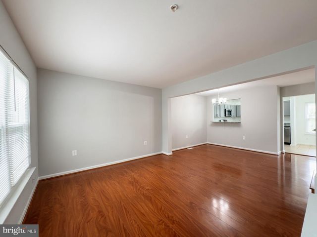 326 CAPE DR SE, Washington, DC 20019
