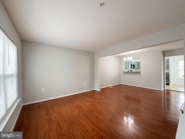 326 CAPE DR SE, Washington, DC 20019