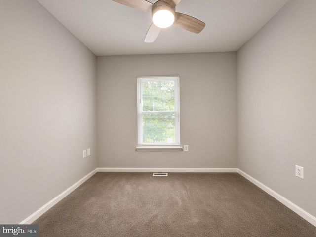 326 CAPE DR SE, Washington, DC 20019