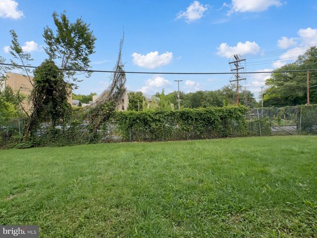 326 CAPE DR SE, Washington, DC 20019