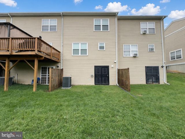 326 CAPE DR SE, Washington, DC 20019