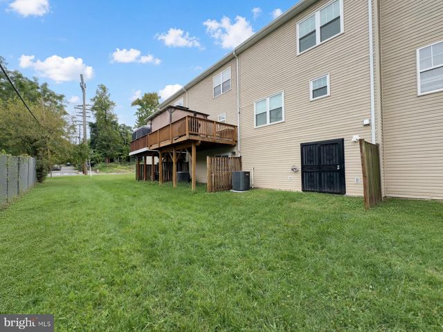 326 CAPE DR SE, Washington, DC 20019