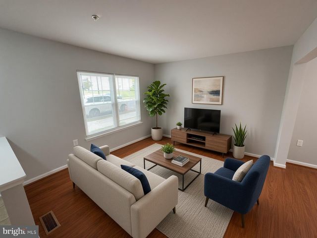 326 CAPE DR SE, Washington, DC 20019