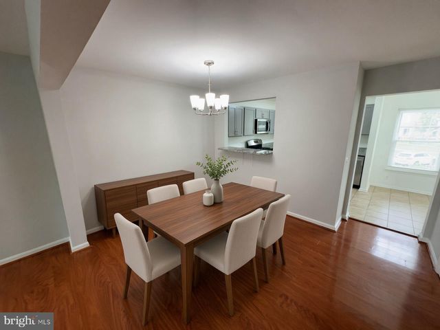 326 CAPE DR SE, Washington, DC 20019