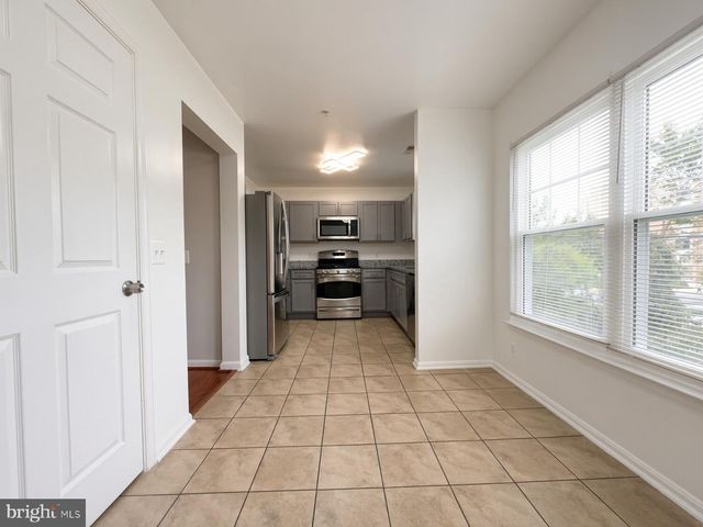 326 CAPE DR SE, Washington, DC 20019
