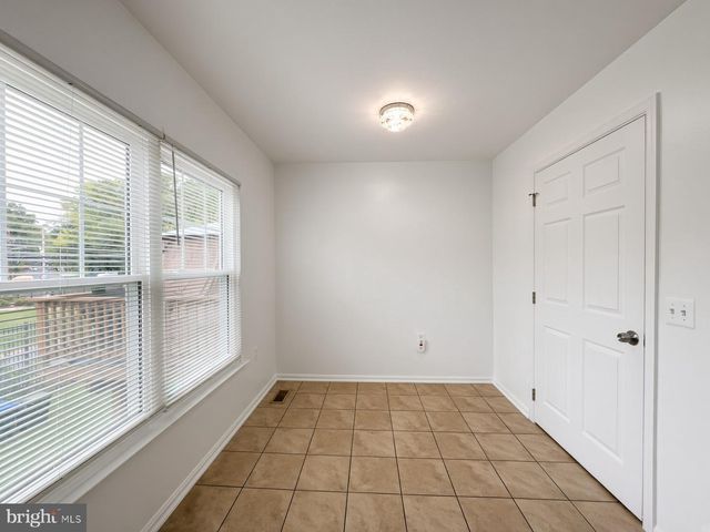 326 CAPE DR SE, Washington, DC 20019