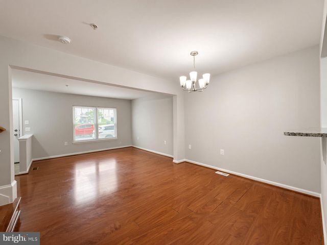 326 CAPE DR SE, Washington, DC 20019