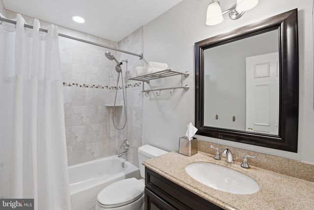 4096 CHAMPIONSHIP CT, Annandale, VA 22003