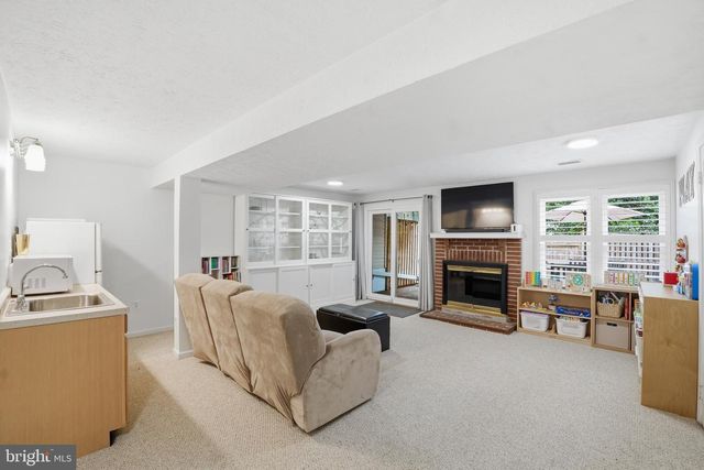 4096 CHAMPIONSHIP CT, Annandale, VA 22003