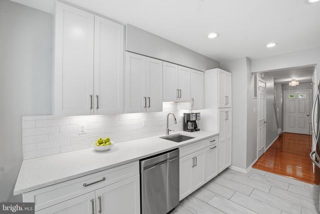 4096 CHAMPIONSHIP CT, Annandale, VA 22003