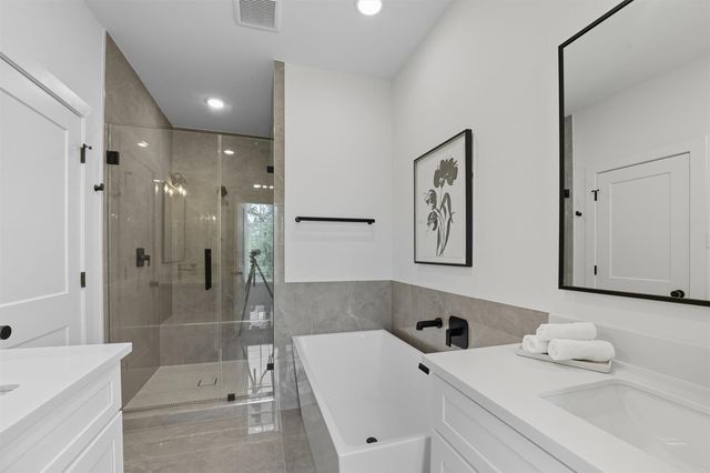 3903 Pinemont Drive A, Houston, TX 77018