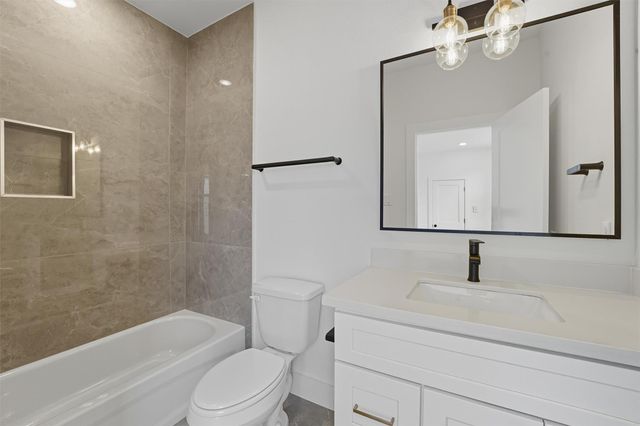 3903 Pinemont Drive A, Houston, TX 77018