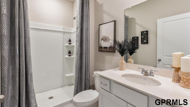20555 Crestline Circle, Gretna, NE 68028