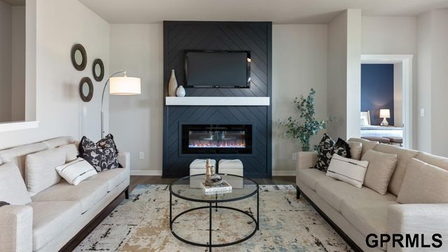 20555 Crestline Circle, Gretna, NE 68028