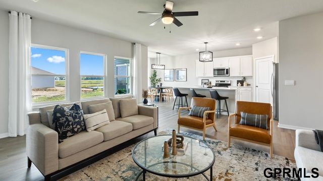 20555 Crestline Circle, Gretna, NE 68028