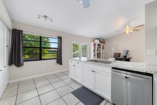 1060 Cedar Creek Way, Davie, FL 33325