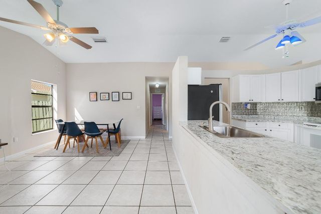 1060 Cedar Creek Way, Davie, FL 33325