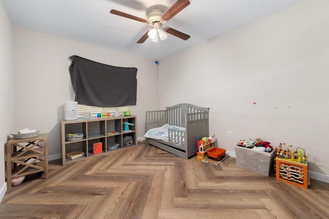 1060 Cedar Creek Way, Davie, FL 33325