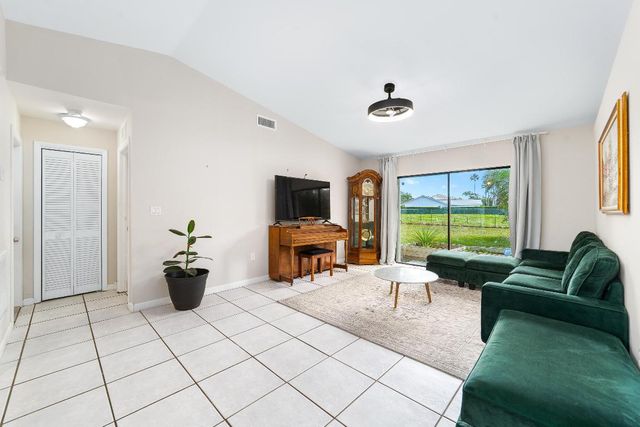 1060 Cedar Creek Way, Davie, FL 33325