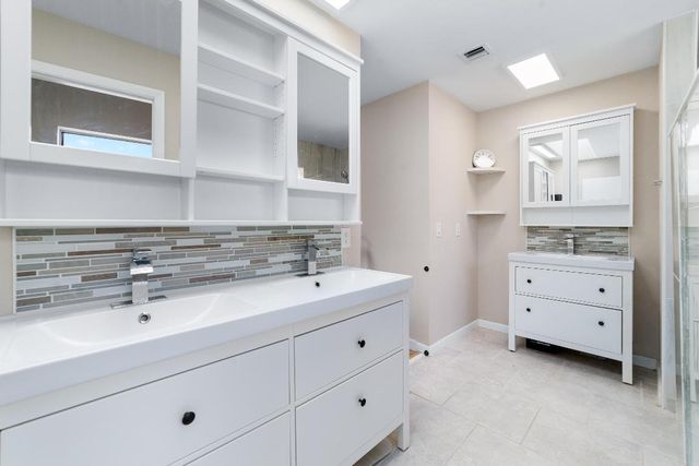 1060 Cedar Creek Way, Davie, FL 33325