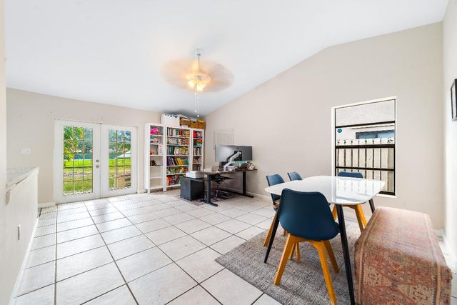 1060 Cedar Creek Way, Davie, FL 33325