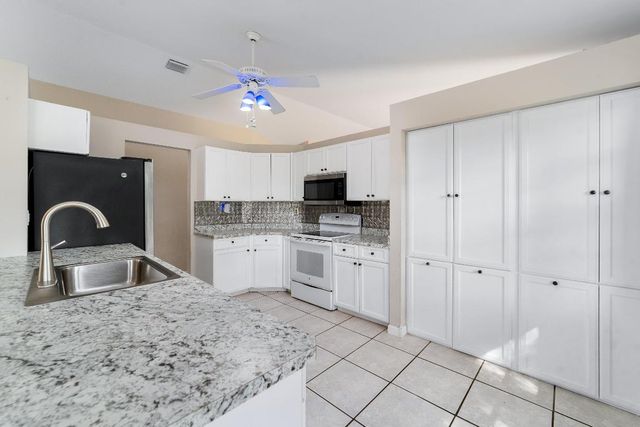 1060 Cedar Creek Way, Davie, FL 33325