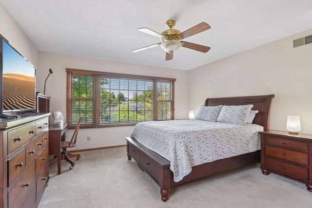 5728 Regency Hills DRIVE, Mount Pleasant, WI 53406