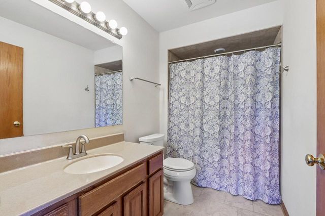 5728 Regency Hills DRIVE, Mount Pleasant, WI 53406