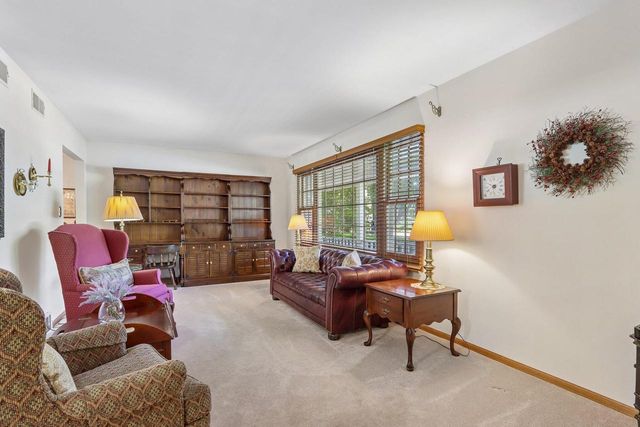 5728 Regency Hills DRIVE, Mount Pleasant, WI 53406
