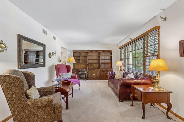 5728 Regency Hills DRIVE, Mount Pleasant, WI 53406