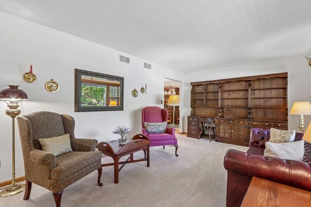 5728 Regency Hills DRIVE, Mount Pleasant, WI 53406